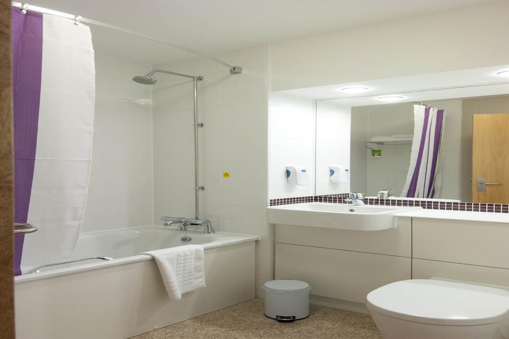 Premier Inn Leicester Fosse Park ภายนอก รูปภาพ