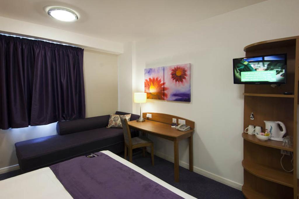 Premier Inn Leicester Fosse Park ภายนอก รูปภาพ