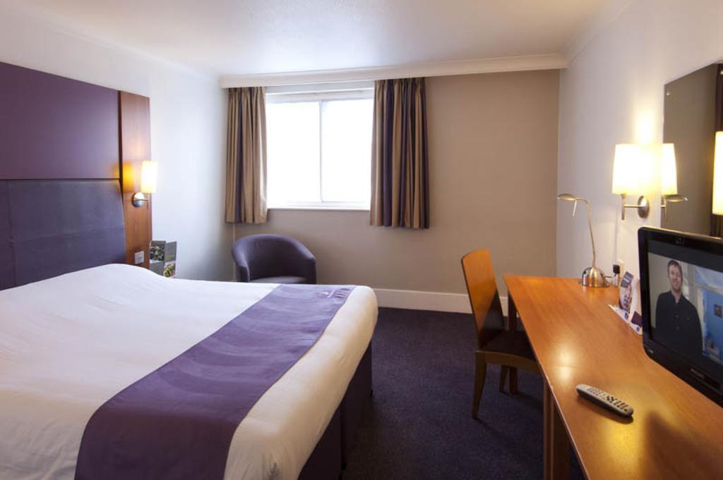 Premier Inn Leicester Fosse Park ภายนอก รูปภาพ