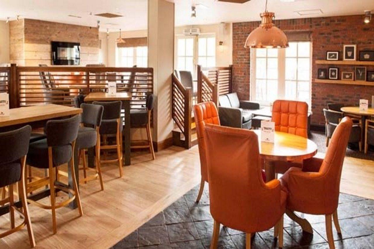 Premier Inn Leicester Fosse Park ภายนอก รูปภาพ