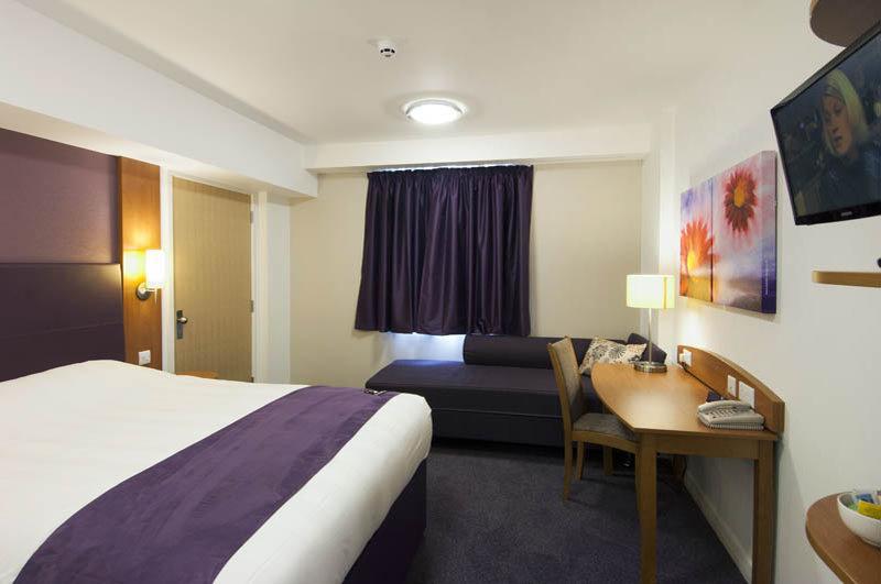Premier Inn Leicester Fosse Park ภายนอก รูปภาพ